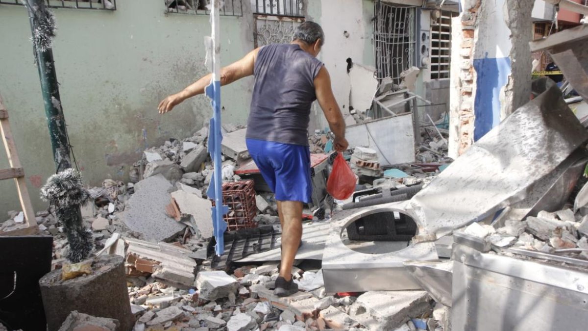 La explosión dejó daños materiales y una persona herida