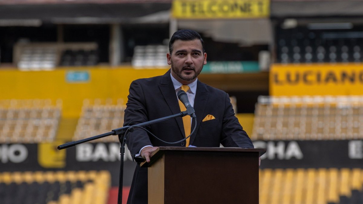 Antonio Álvarez asumió la presidencia de Barcelona y ratificó que el objetivo de su gestión será alcanzar la primera estrella de la Copa Libertadores.