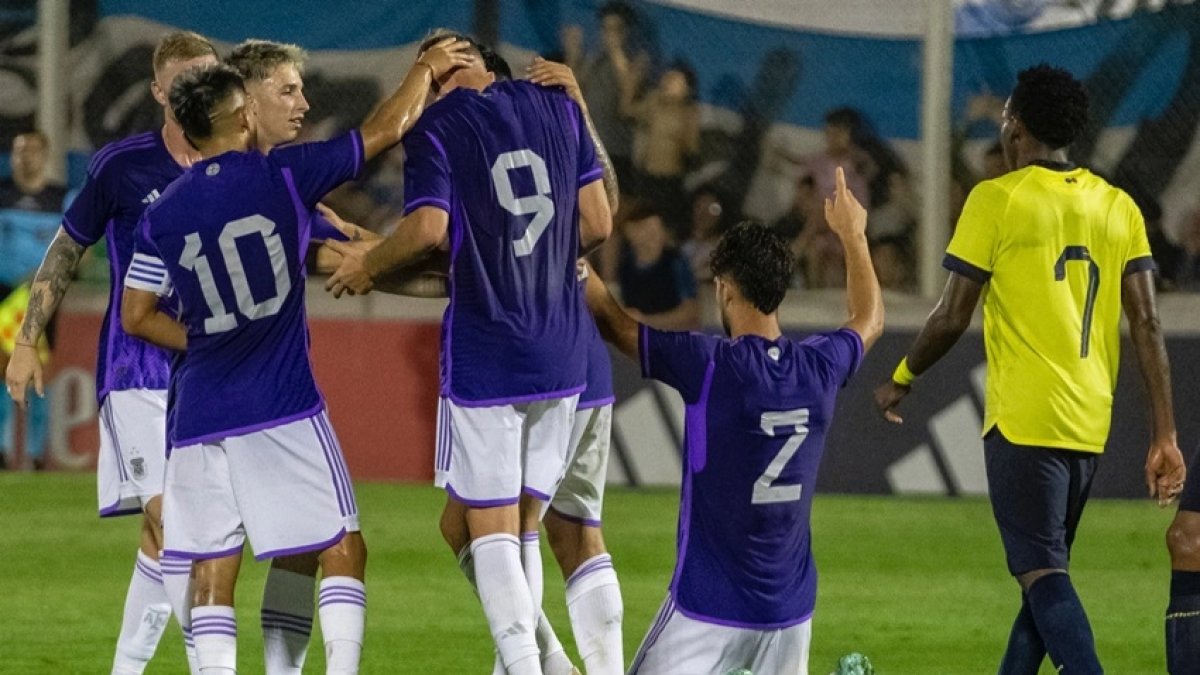 La mini Tri fue goleada 3-0 en territorio argentino