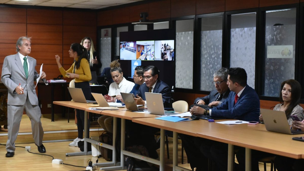 La audiencia de formulación de cargos inició alrededor de las 16:00 del 14 de diciembre de 2023.