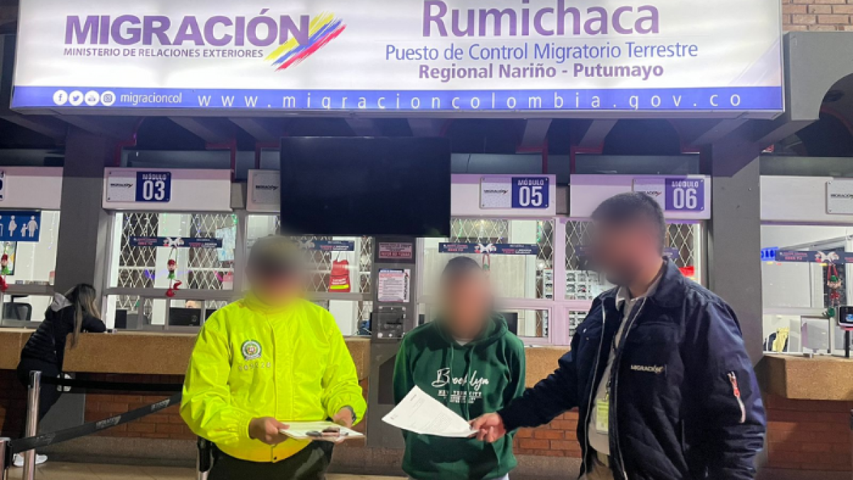 Alias Jhonny fue entregado a Colombia en el puente internacional de Rumichaca.