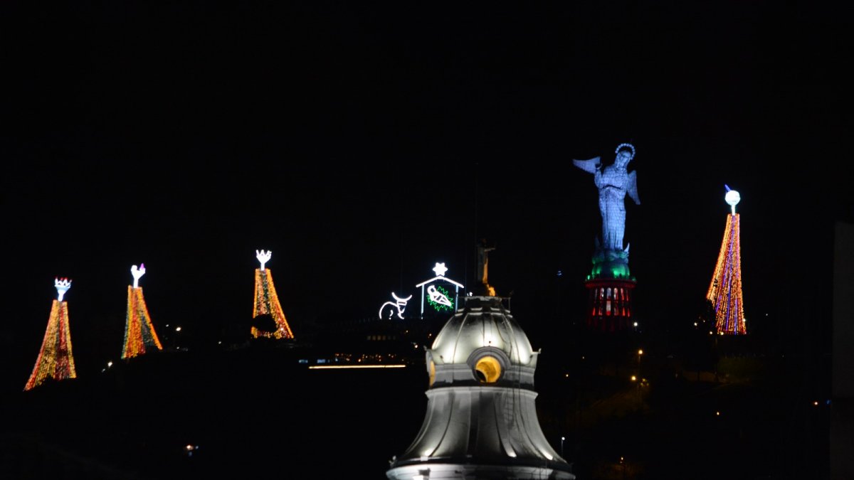 En el Panecillo se iluminará desde hoy 15 de diciembre con el pesebre más grande Quito