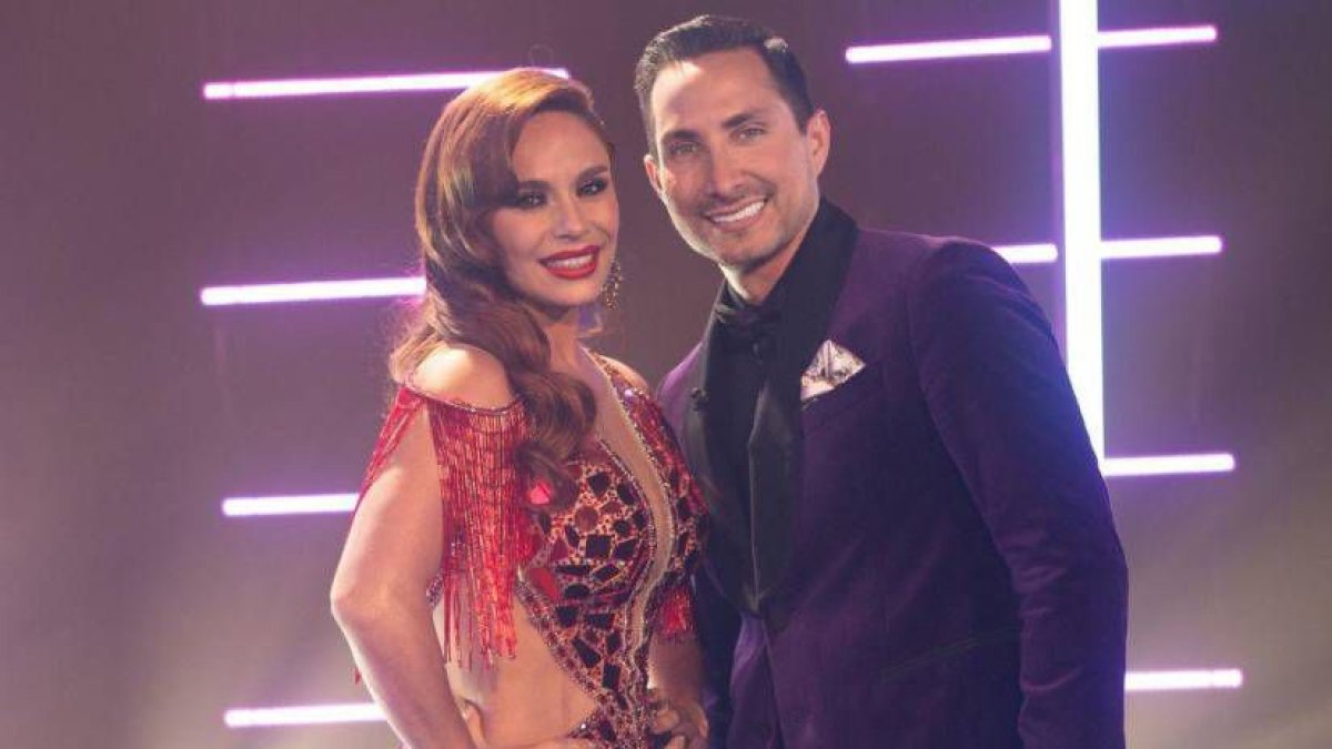 Fernanda Gallardo y Eduardo Andrade conducen todavía el programa Desafío a la fama.