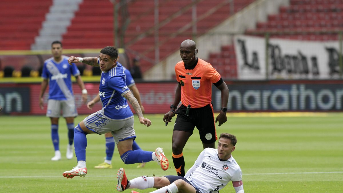 Augusto Aragón es de los jueces con más partidos dirigidos el 2023 en LigaPro.