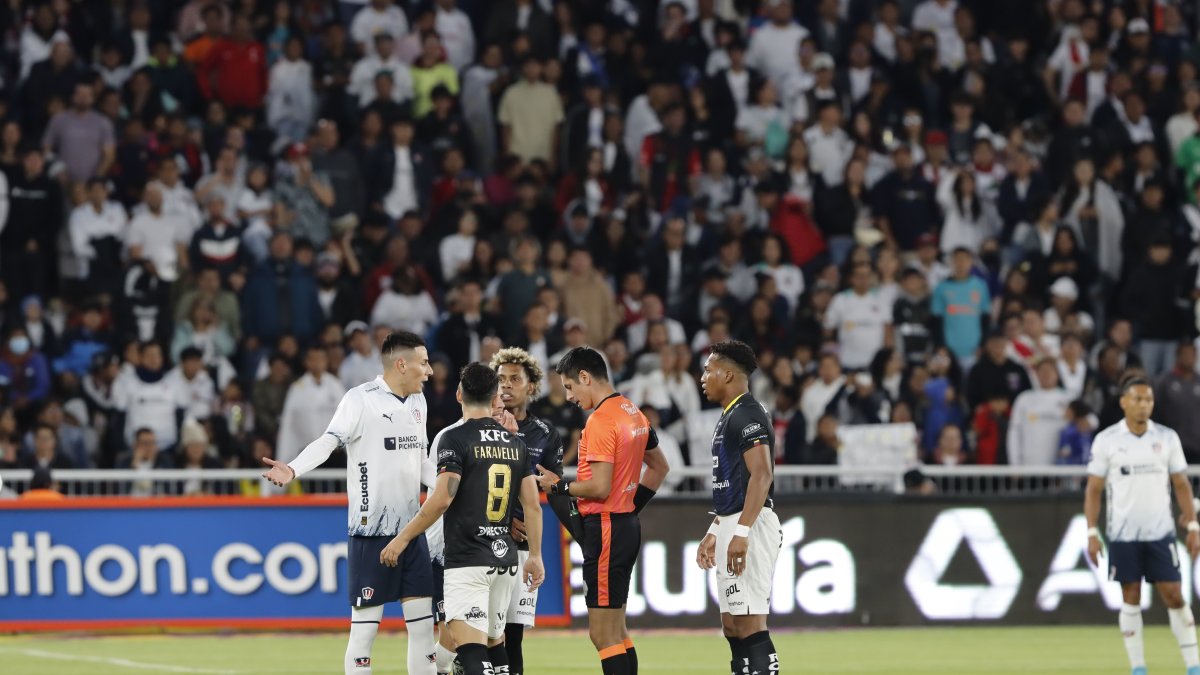 Albos y rayados se han enfrentado tres ocasiones en el año con dos victorias para la U y un empate.