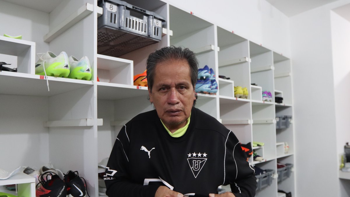 Washington Boada lleva cerca de cinco décadas como utilero en el conjunto albo.