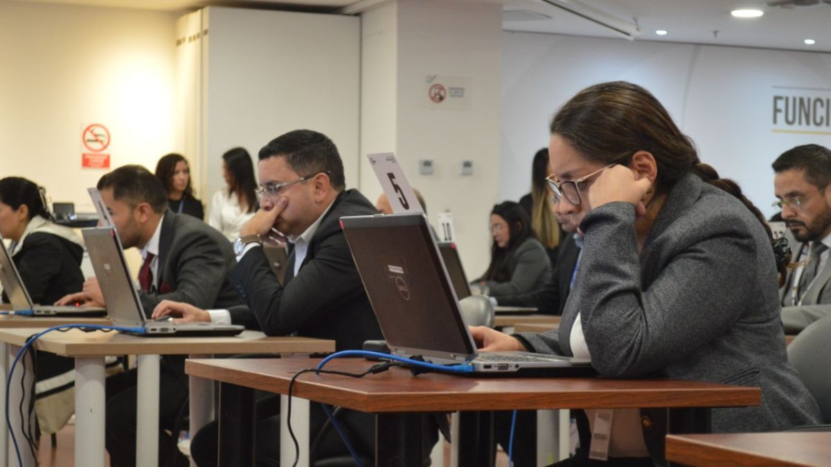 Cita. El 30 de noviembre se realizó la prueba teórica a los postulantes.