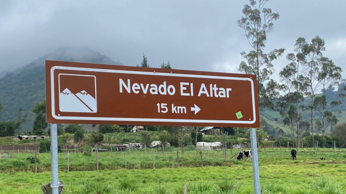 Nevado. La elevación El Altar atrae a nacionales y extranjeros.