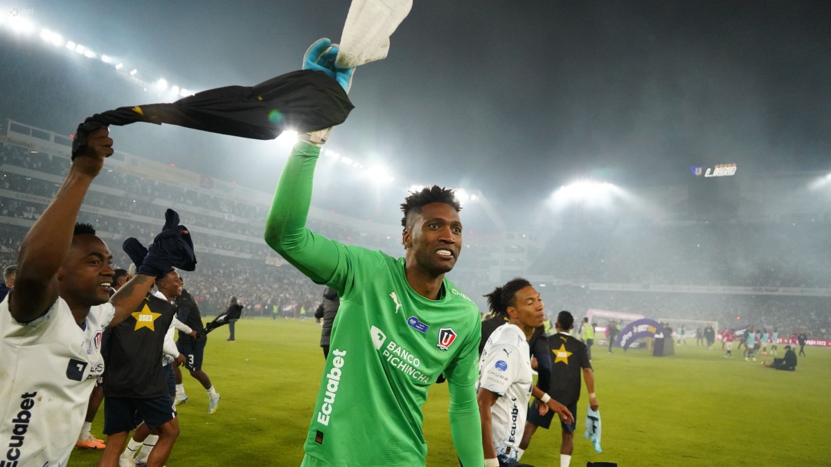 Dida Domínguez fue la figura en la tanda de penaltis al atajar dos lanzamiento de Independiente del Valle.