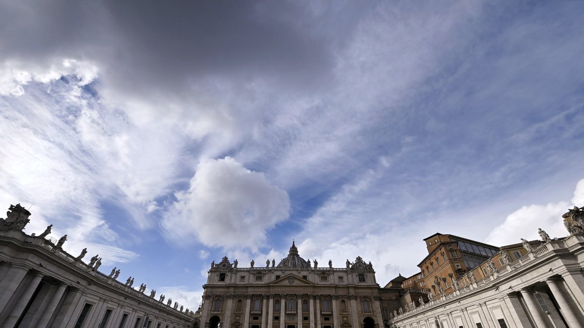 Así luce este 18 de diciembre la Plaza de San Pedro, en Ciudad del Vaticano.