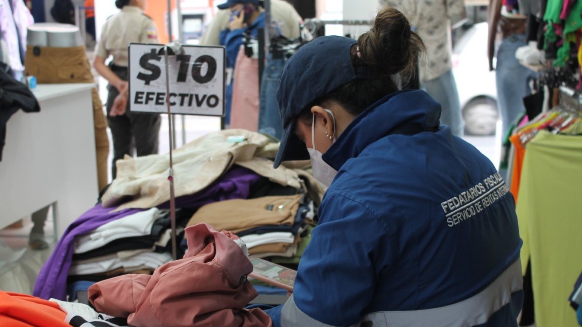 Control.- Los operativos para confirmar que se están pagando los respectivos tributos.