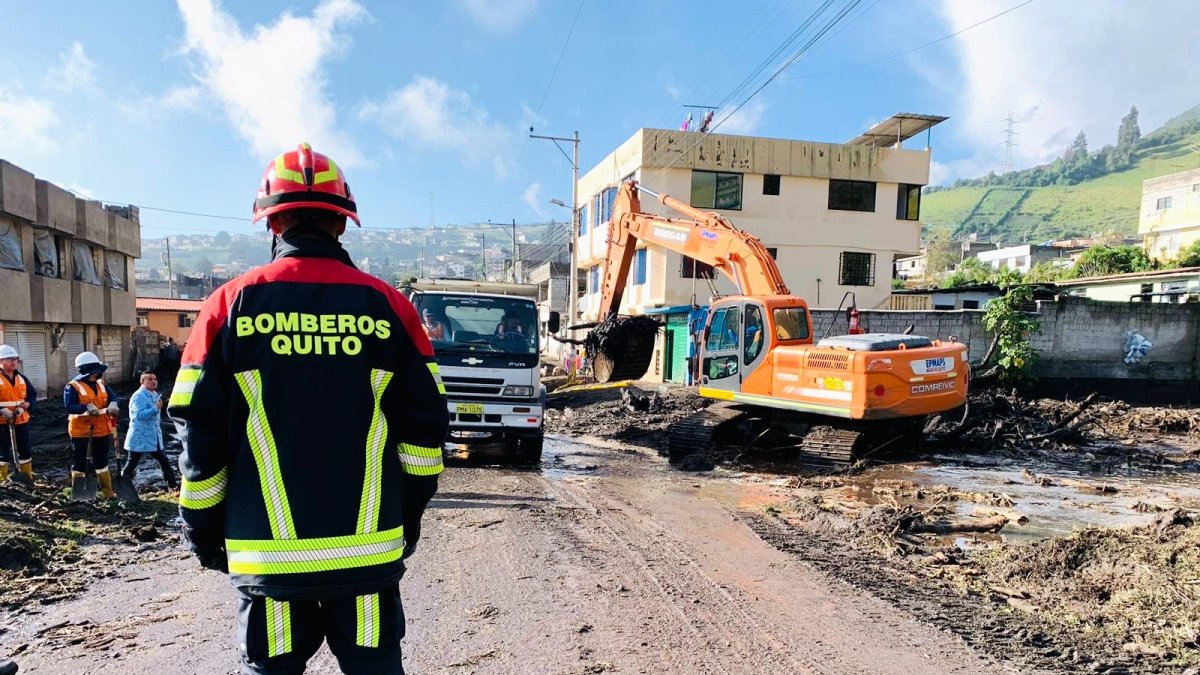 La quebrada de San Alfonso en La Ecuatoriana se desbordó. Esto pasó en Quito.