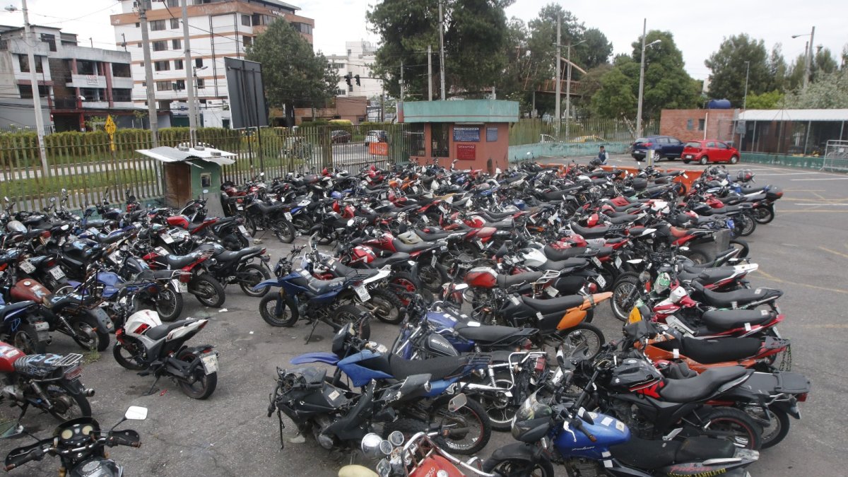 Pasado los tres años los vehículos y motos serán chatarrizados
