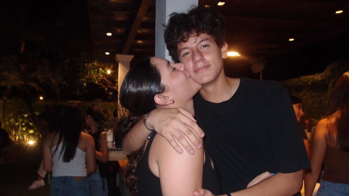 Polly Andrade con su novio.