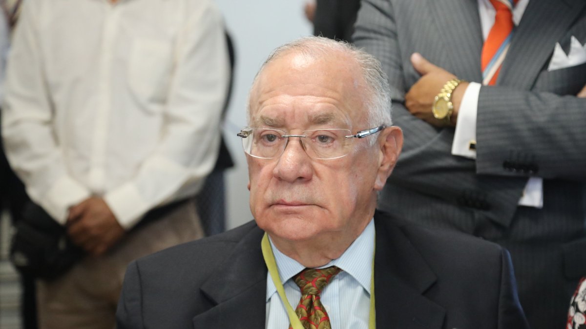 La pretensión de Puig es ser recalificado en el extinto concurso de contralor general.