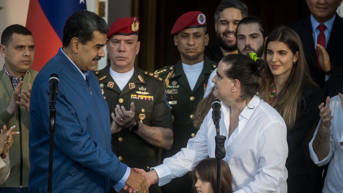 El presidente Nicolás Maduro recibe al empresario colombiano Alex Saab, en el Palacio de Miraflores en Caracas (Venezuela).