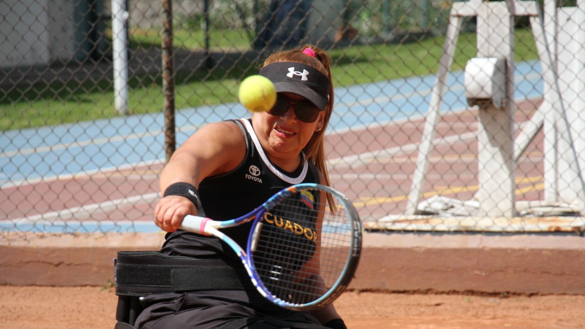 La deportista tiene 48 años. Entrena dos veces al día, aparte de su obligaciones como madre.