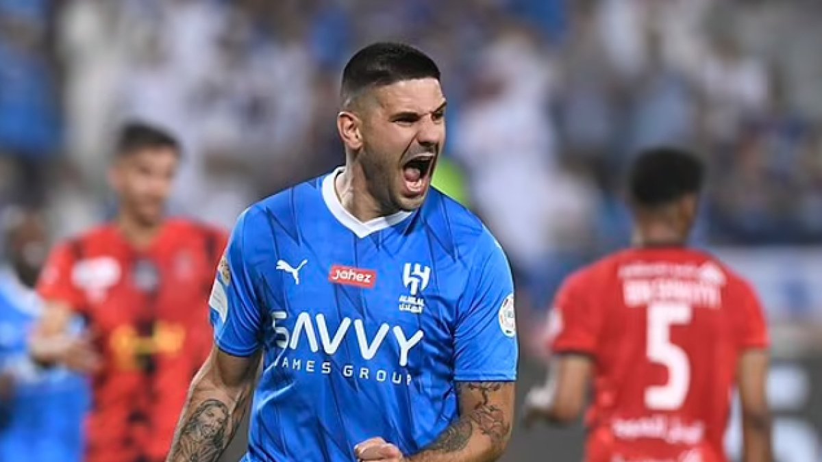 Mitrovic comparte la cima de los máximos goleadores junto a Cristiano Ronaldo