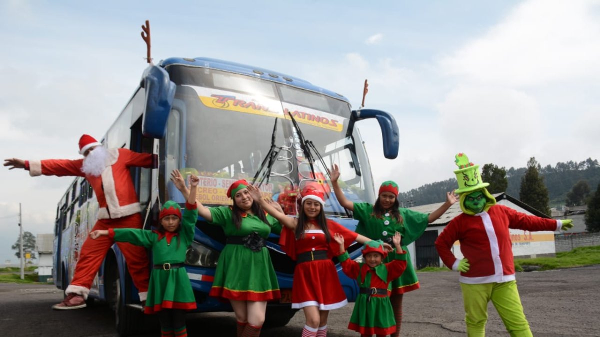 El chófer y otros colaboradores realizan esta actividad cada año.