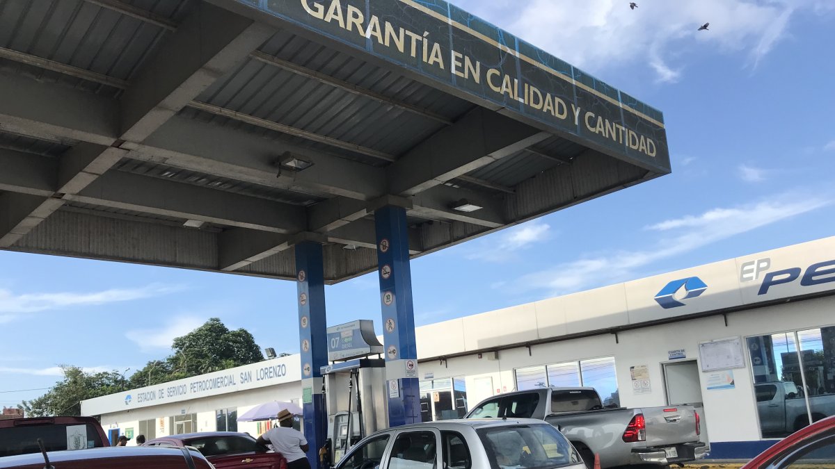 Gasolinera. La estación de combustible de la ciudad de San Lorenzo está siendo afectada por las vacunas.
