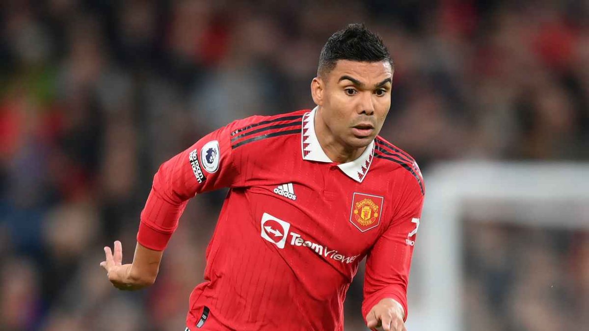 Casemiro está lesionado pero confirmó su regreso en enero