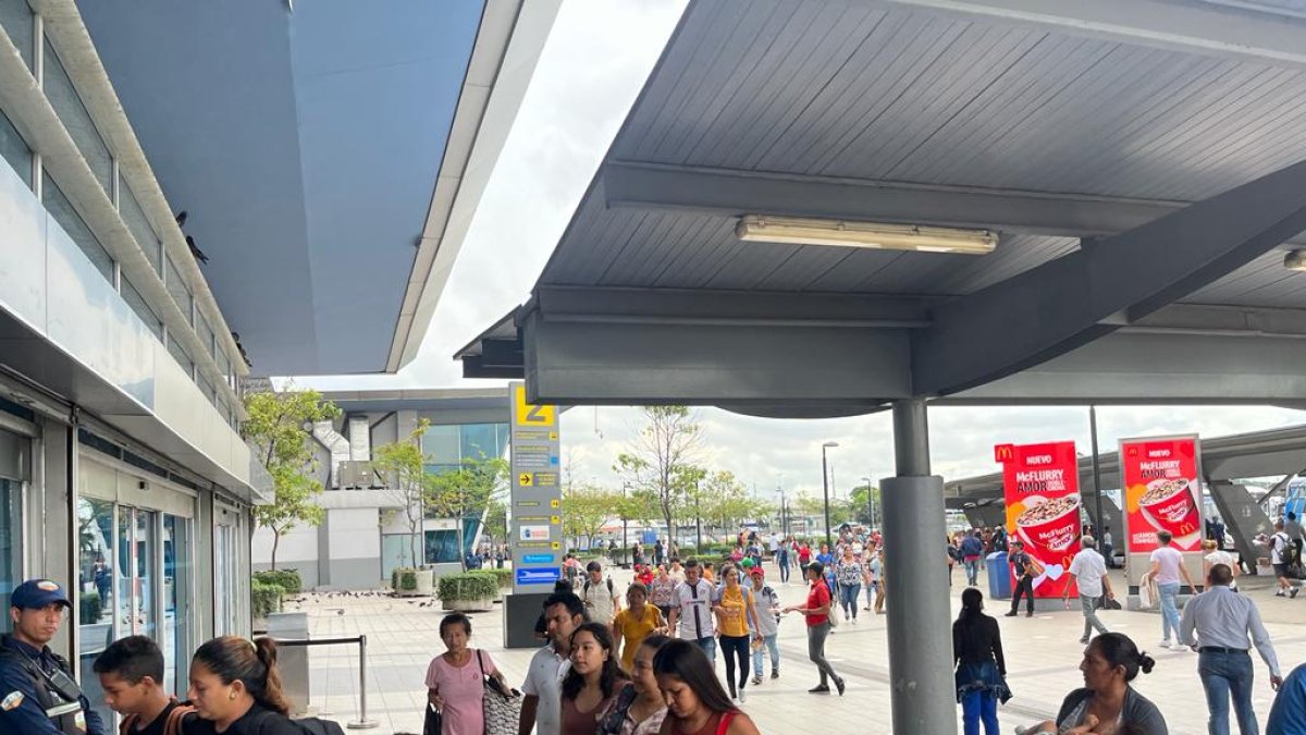 Viajeros. La terminal terrestre del norte estará operativa las 24 horas.