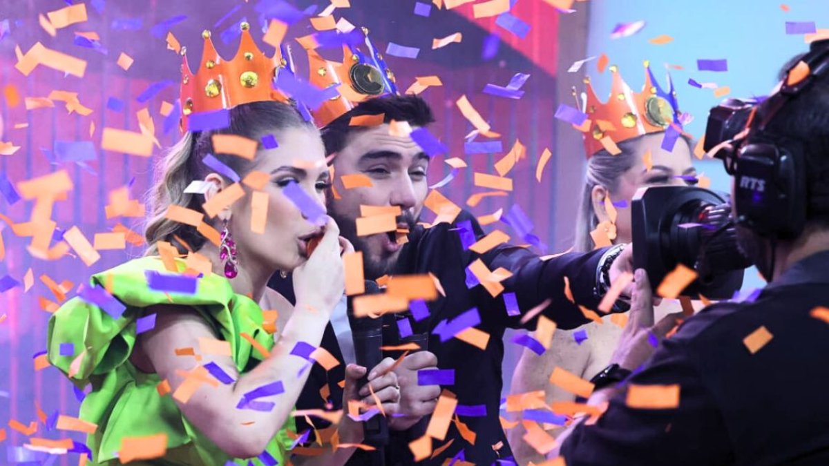 Carlos Scavone y Emiliana Valdez son los nuevos presentadores de Combate Ecuador.