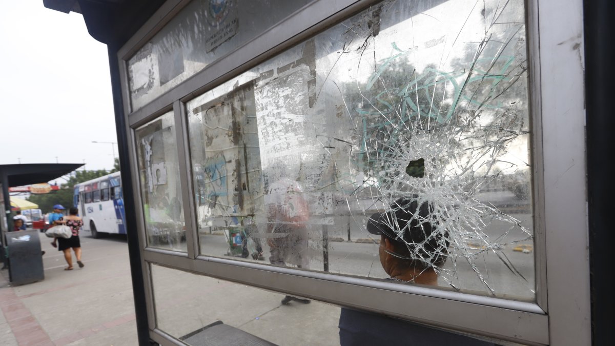 En el noroeste se observa el paradero en mal estado