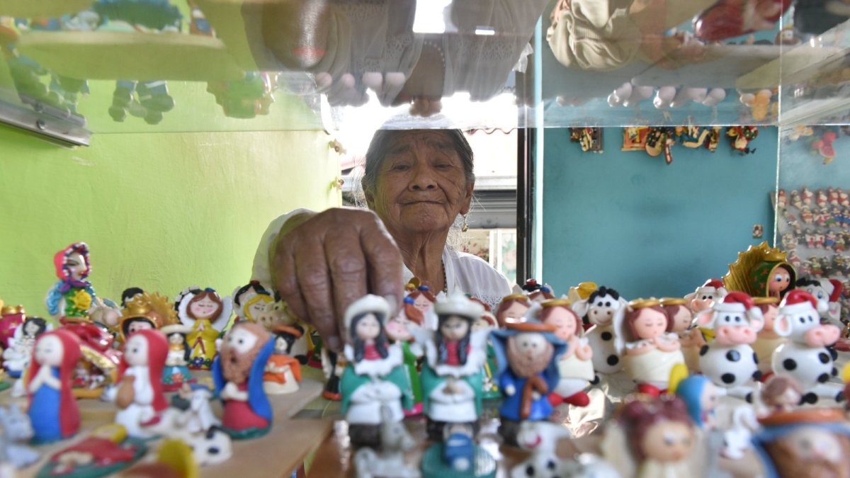 La mayoría de artesanos lleva generaciones en este oficio, y lo aprendieron de niños. Sus edades fluctúan entre los 72 y 47 años de edad.