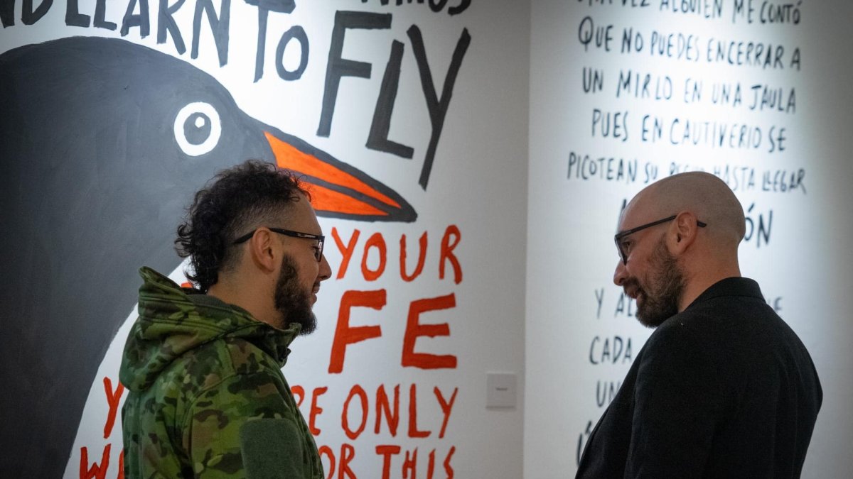 Muestra. La exposición cuenta con textos, murales, dibujos y música.