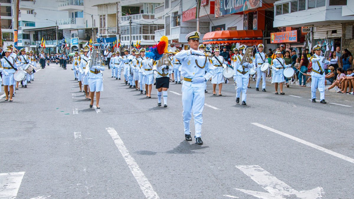 Los estudiantes le rindieron honores al balneario, el día de su aniversario.