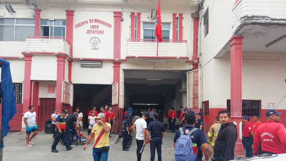 Un integrante del Cuerpo de Bomberos de Manta fue asesinado la noche del viernes.