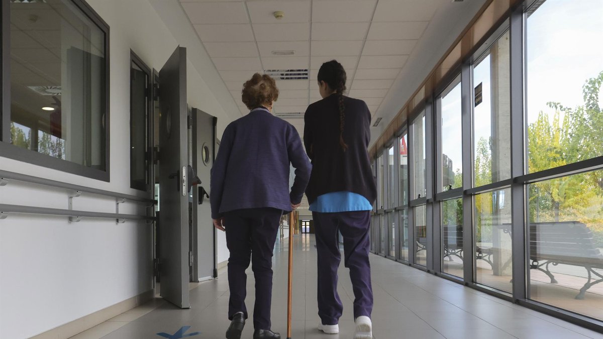 La mejor acción es transmitirle unión, seguridad y protección.