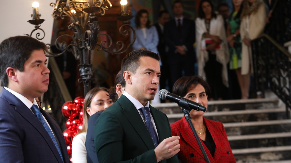 El presidente Daniel Noboa prometió convocar a los ecuatorianos a las urnas durante sus primeros 100 días en el cargo