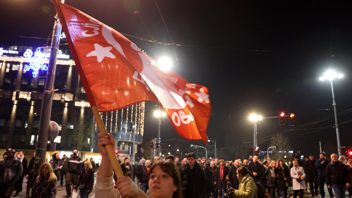 Un grupo de estudiantes, organizador de la protesta, exige el acceso a la lista de electores para comprobar si contiene 