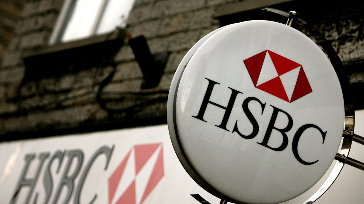 Banco.- El logo de HSBC se muestra fuera de una sucursal. 