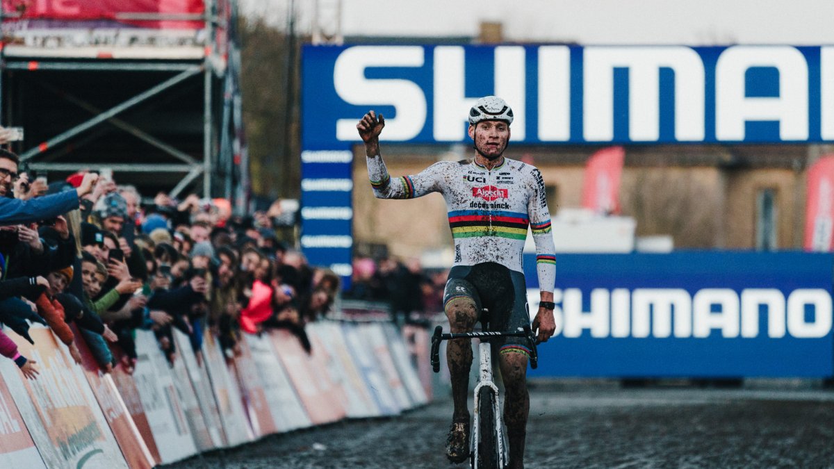 El neerlandés cruzó la meta con 36 segundos sobre Wout van Aert, su inmediato perseguidor.