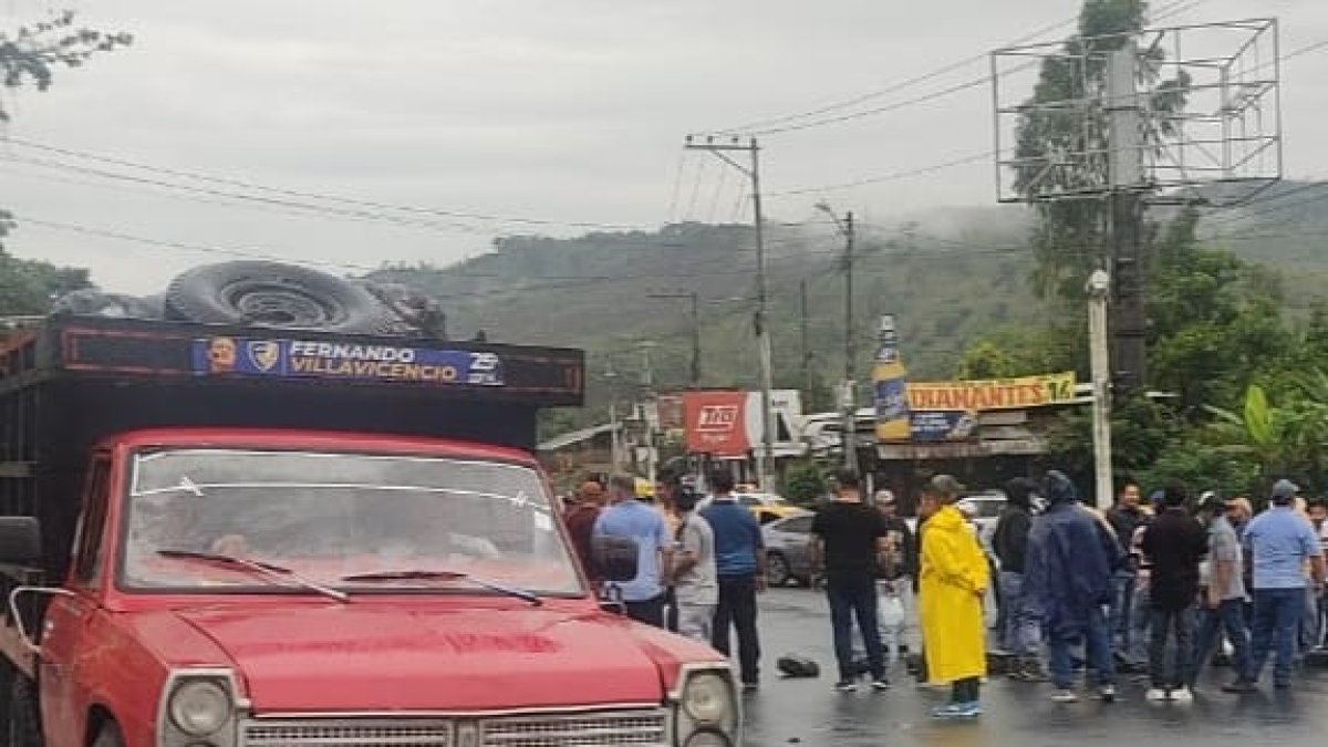 La vía había sido cerrada en reclamo a la falta de pago de décimos.