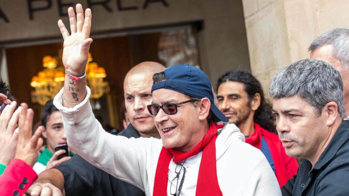 Fotografía de archivo tomada el 12 de julio de 2014 que muestra al actor Charlie Sheen.