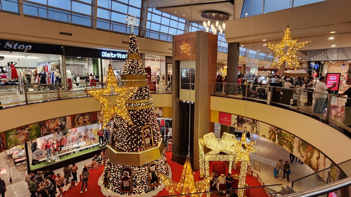 CityMall.- Los clientes realizan sus últimas compras en los cuatro días que le quedan al 2023.