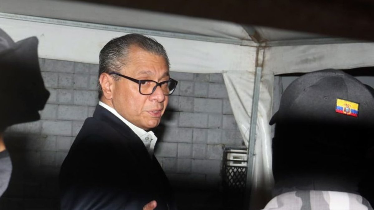 El exvicepresidente Jorge Glas permaneció en la Embajada de México en Quito desde diciembre de 2023 hasta inicios de abril de 2024 en calidad de huésped.