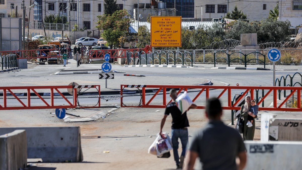 Cisjordania. Un puesto de control israelí en la carretera hacia la ciudad de Hebrón, en los territorios ocupados.