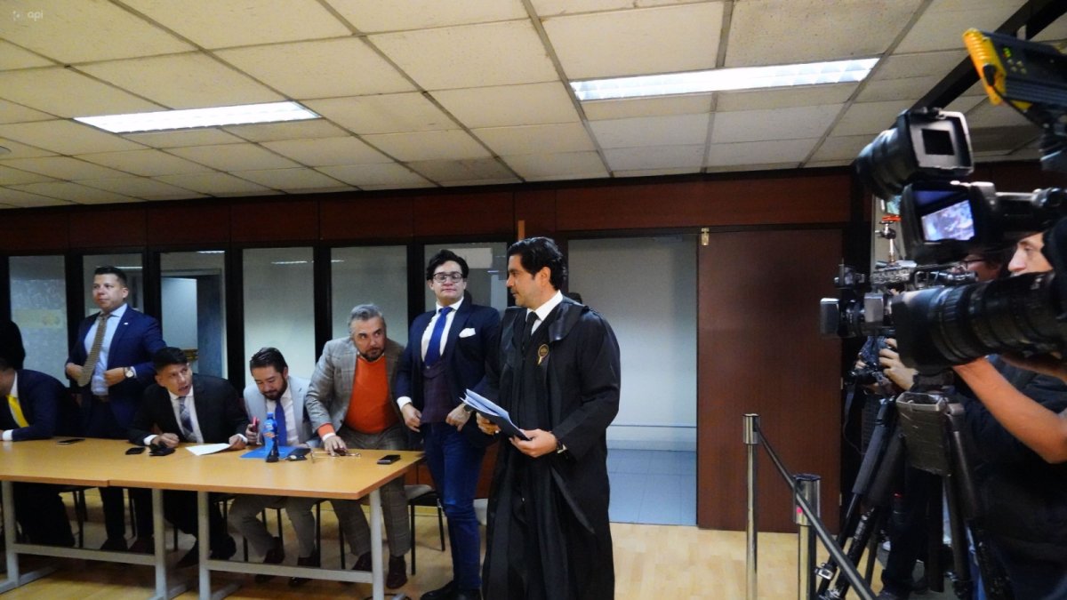 El juez Luis Rivera lleva el caso y dictó las órdenes de prisión preventiva.