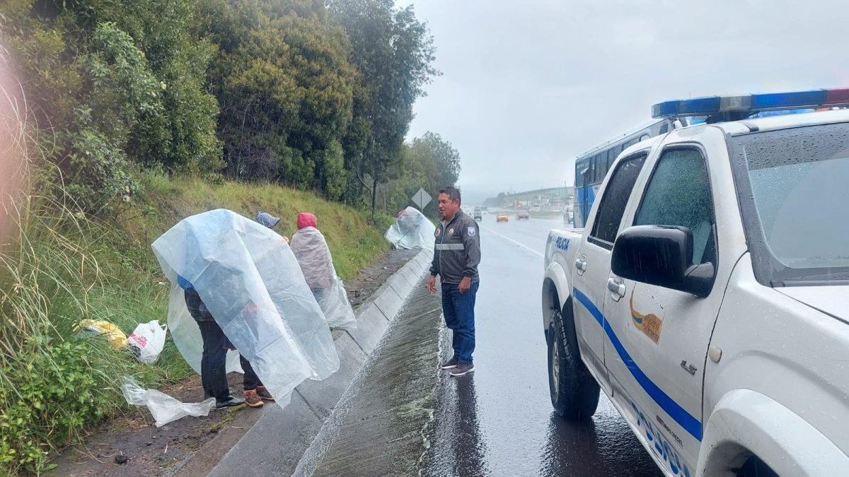 La Dinapen realiza patrullajes a diario para evitar vulneraciones de los derechos.