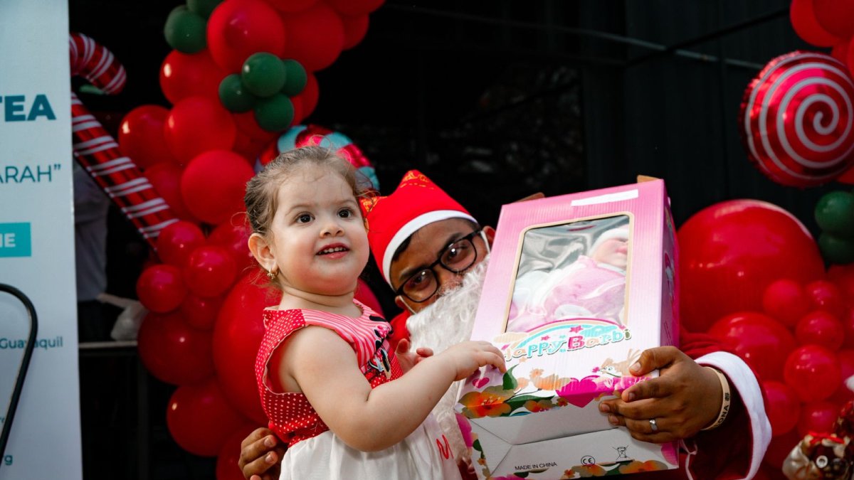 Acto. En la actividad entregaron regalos a los niños.