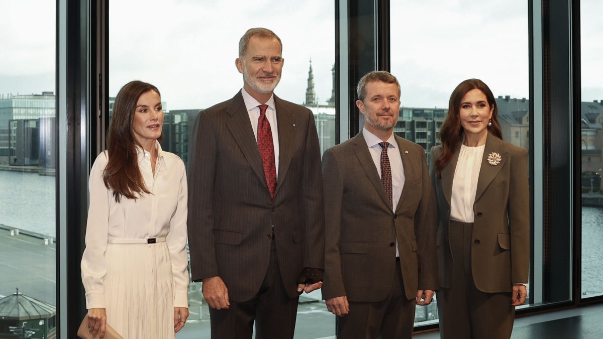 Los reyes Letizia y Felipe con los príncipes daneses.