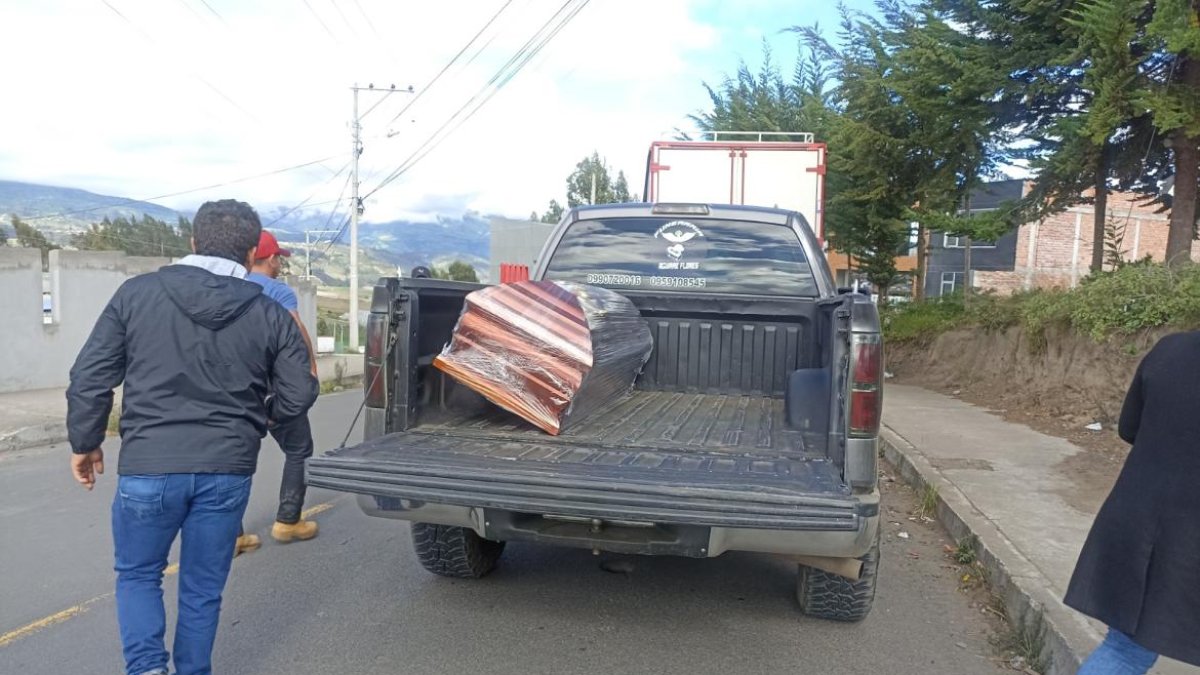 Familiares del fallecido se enteraron la causa de la muerte en el Centro Forense.