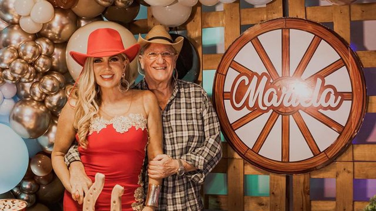 Mariela con su novio.