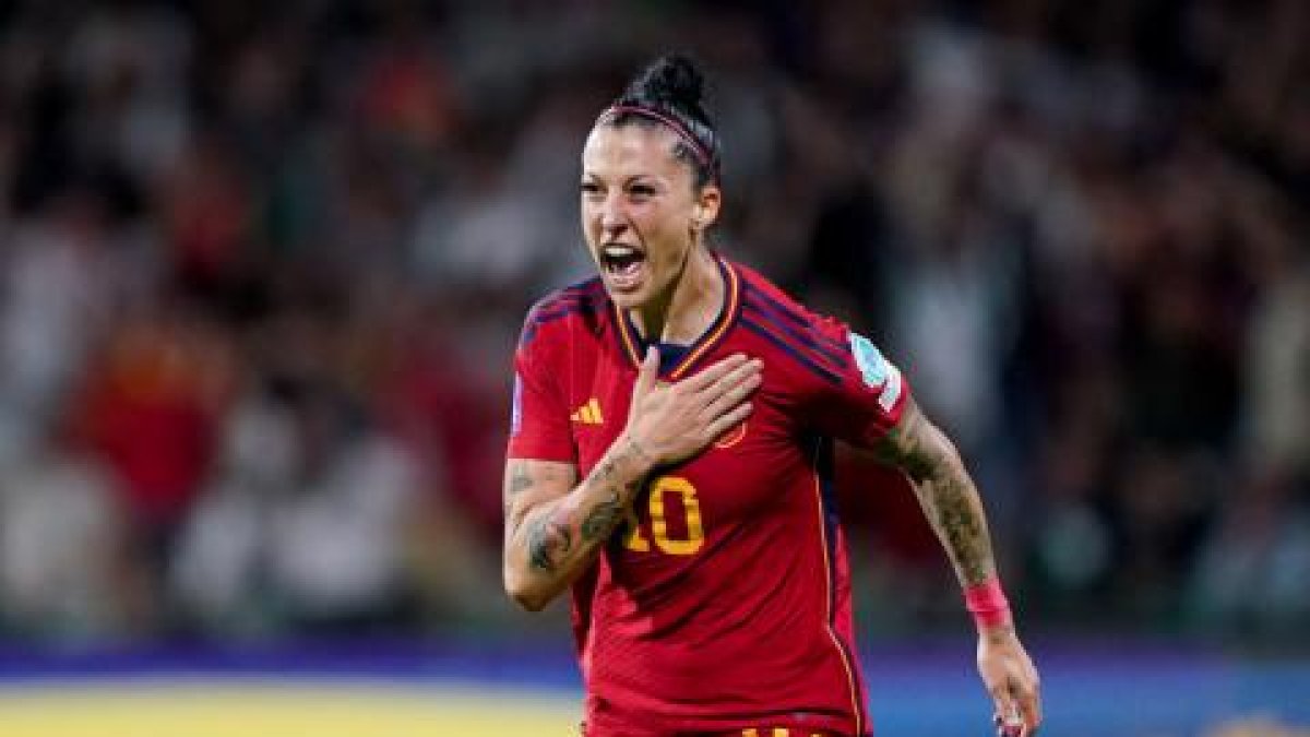 Jenni Hermoso mantiene la denuncia ante Luis Rubiales, expresidente de la Real Federación Española de Fútbol