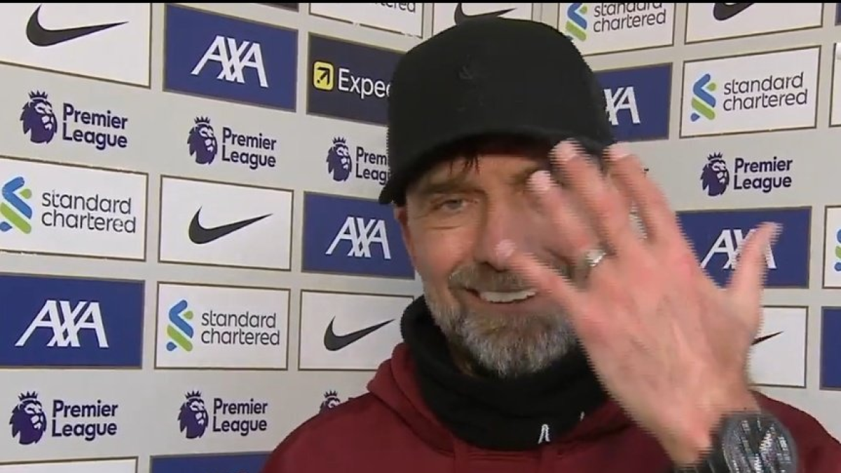 Jürgen Kloop técnico del Liverpool, y su cara de felicidad tras recuperar su anillo
